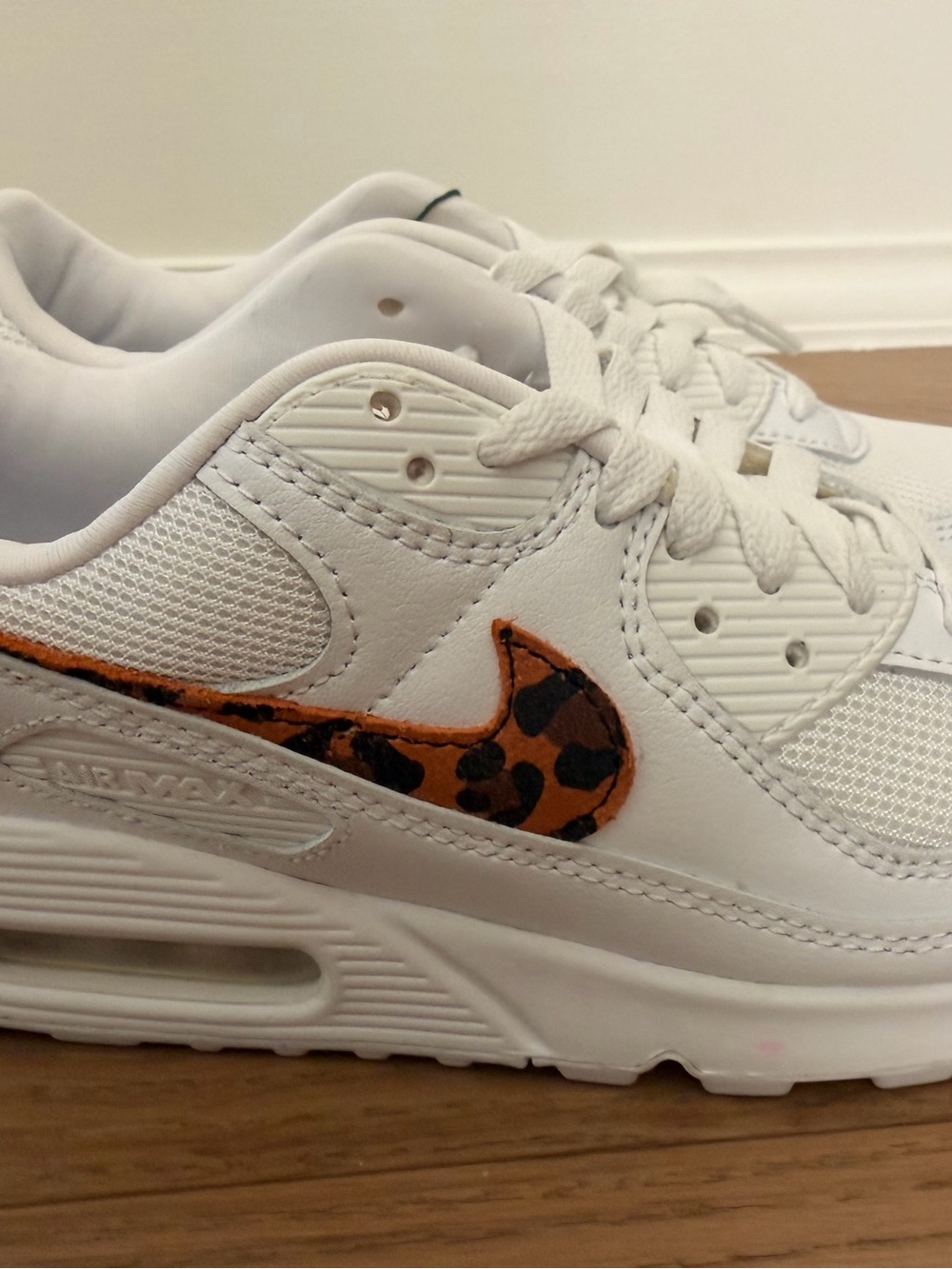 Nike White Air Max Sneakers with Leopard Details - Picture 4 of 5